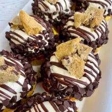 Chocolate Chip Cookie Dough Cupcakes