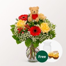 Flower Bouquet Herzensbote with vase & 3 Ferrero Giotto