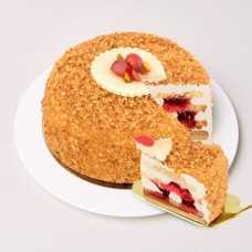 Dessert Hazelnut Brittle Cake