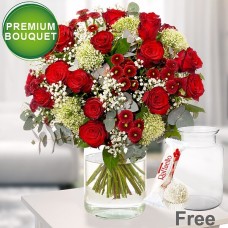 Premium Bouquet Fairytale with premium vase & 2 Ferrero Rocher