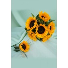 WB06 Sunflower Bouquet with Matching Boutonniere