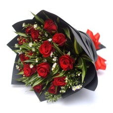 15 Velvety Red Roses Bouquet