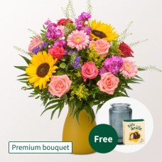 Premium Bouquet SommerglÃ¼hen with Premium Vase & Halloren Balls