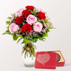 Rose Bouquet Harmony with Sacher cake & vase