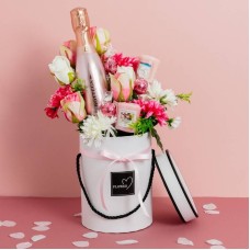 Pink Prosecco, Yankee Candle and Lindor Hat Box Bouquet