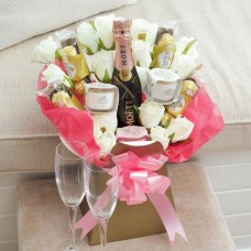 The Pink Champagne and Yankee Candle Bouquet