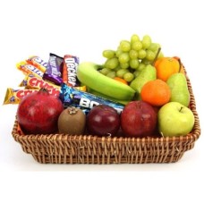 Crunchy Bar Fruit Basket