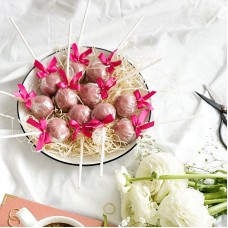 Ruby Chocolate Cake-Pops (12 pieces)