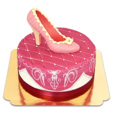 Chocolate pump on pink deluxe cake