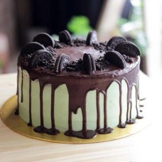 Mint Cookies and Cream Cake 9 inch