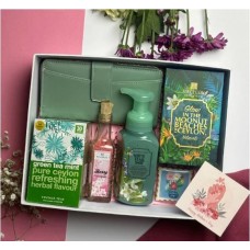 Moms Me Time Gift Set
