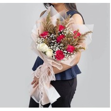 Golden Blush Elegant Rose Bouquet