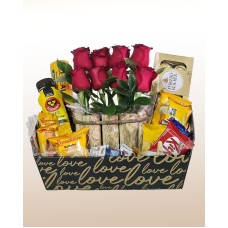 Sweet Box with Roses: An Elegant and Delicious Gift