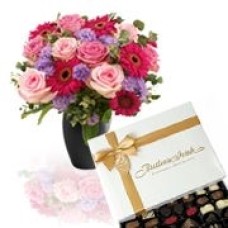 Luxury Bouquet & Butlers Chocs (Standard)