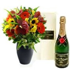 Luxury Bouquet And Champagne (Standard)