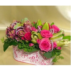 Flowers with roses, hydrangea and lilies