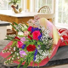 12 Mixed Roses Handbouquet With Long Wrapping.