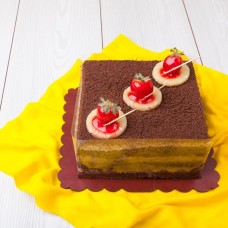 Chocolate and Cream Cake (Medium)