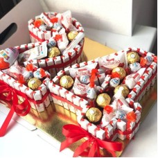 Cake,with,numbers,from,Kinder