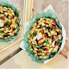 Sweet,bouquet,of,dried,fruits