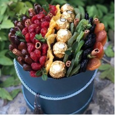 Bouquet,of,dried,fruits,for,men