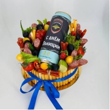 Gift,for,the,Police,Day,sausage,bento,cake,with,beer