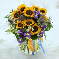 Bouquet,of,sunflowers,and,irises