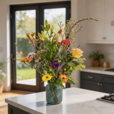 Colorful hand-picked bouquet including vase (Medium variegated hand-picked bouquet including vase)
