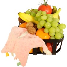 Birth fruit basket for a baby girl (Fruit basket gets a little girl with a little pacifier cloth)