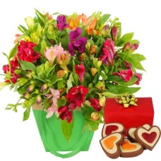 Alstroemeria in gift bunch + heart-shaped chocolates (Small bag with 9 mixed Alstroemeria + chocolate hearts)
