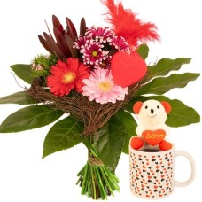 Love bouquet + mug with cuddly toy (Pink - red bouquet in heart frame + mug with cuddly toy)