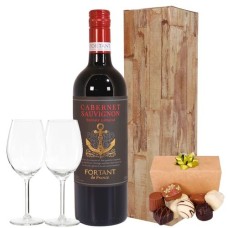 Red wine wine glasses 150 grams of candy (Strong red wine + 150 grams of candies + 2 wine glasses packed in a luxury gift box)