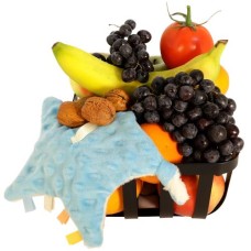 Boy's birth fruit basket (Fruitmand gets a Jongen with its sterile pacifier cloth)