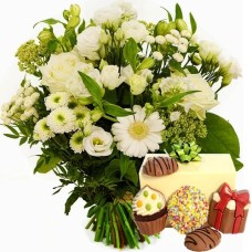 Bouquet of white flowers + 250 grams of festive chocolate (Medium white bouquet + 250 gram festive chocolates)
