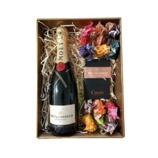 Moet & Chocolates Gift Hamper