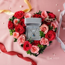 Fresh Roses & Pendant With Love Heart Box - Blue