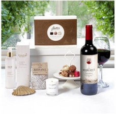 Luxury Pamper Hamper with Personalised Wine