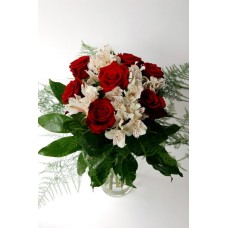 A bouquet of red roses and ancestor (Premium)