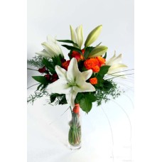 Bunch of oranges and white beans and roses (Premium)