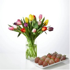 Picnic Tulips Bouquet and Berry Bundle (15 Tulips with Berries)