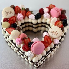 â€˜Sweetheartâ€™ Berry & Macaron Heart Cake