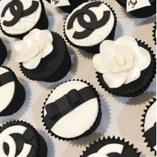 Chanel Cupcakes (6 pcs)