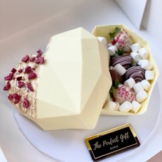 Choco-Smash Heart Cake with Strawberries