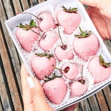 Swiss Chocolate-Dipped Strawberries & Cherries (20 pieces)
