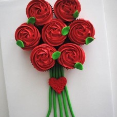 Red Roses Bouquet - Cupcake Cake