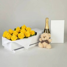 Romantic Roses Grande in Yellow