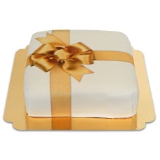 Gift cake white