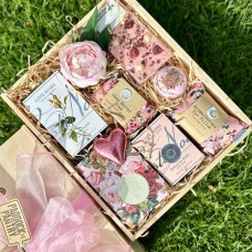 INDULGE HER GIFT BASKET