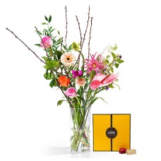 Trendy Surprise Bouquet And Corne Port-Royal Chocolate
