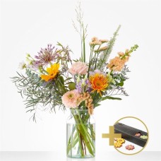Bouquet for all Mothers including Chocolate flowers (Small)